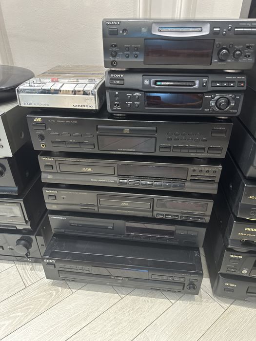 Техника Akai, Grundig, Technics, Hitachi , Sony, JVC, Aiwa, Philips
