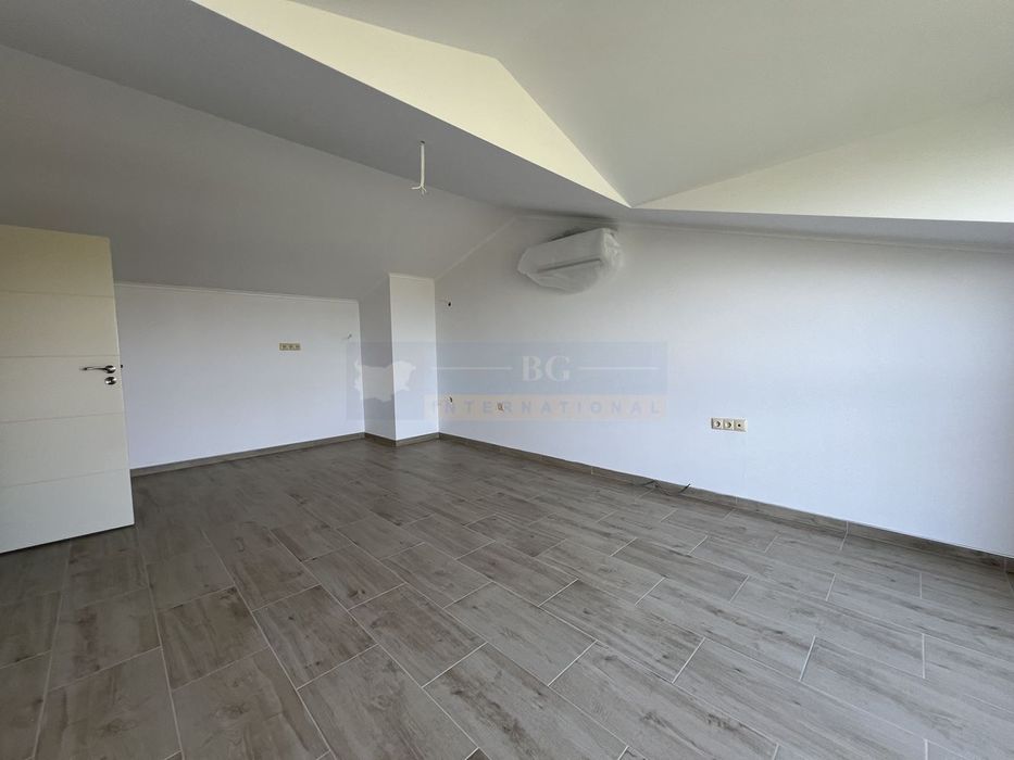Продава се Тристаен апартамент в Черноморец - 87 кв.м за 891 €/кв.м - Снимка #8