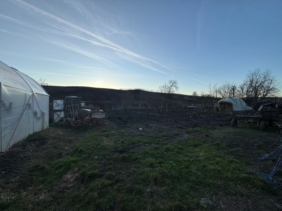 De vanzare in Tritenii-Hotar  Casa 161 mp + Teren 26,70 ar