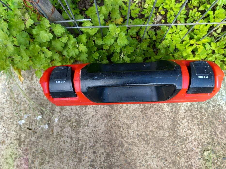 Hilti  doua filetante 12 v