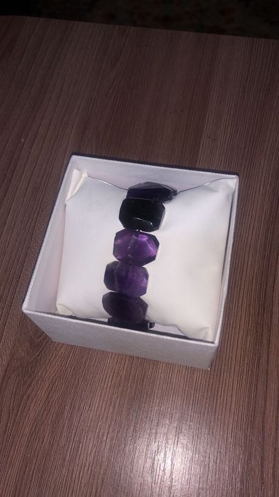 Продам брослеты натуральные