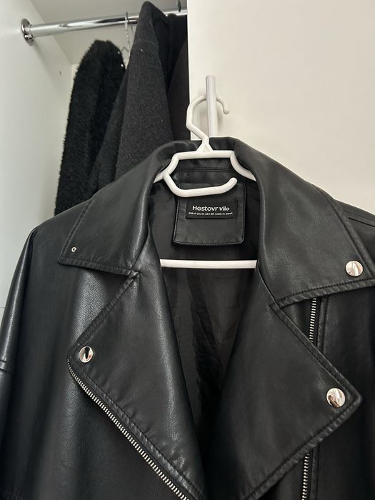 Куртка черный кожаный продам за 2000тг