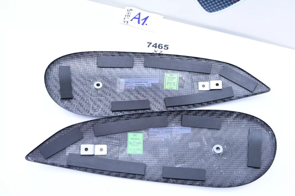 Carene rezervor combustibil stânga + dreapta din carbon original