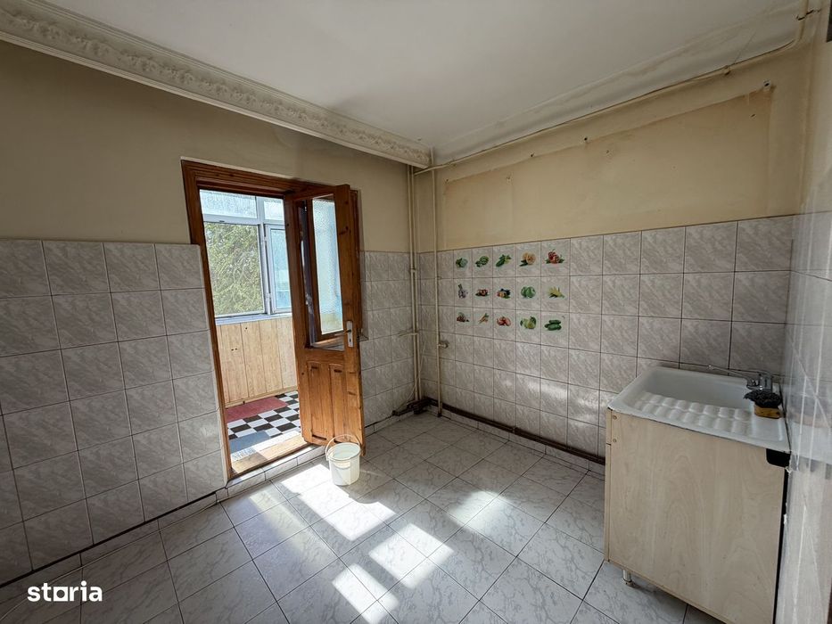 Apartament de 2 camere, decomandat, centrala proprie, 3/4, CUG