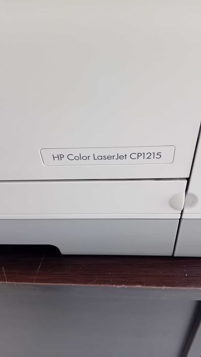 Отличен! Цветен лазерен принтер HP Color Laser Jet CP1215 с дуплекс