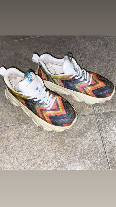 Обувь спортивная ! женская ! Кроссовки !