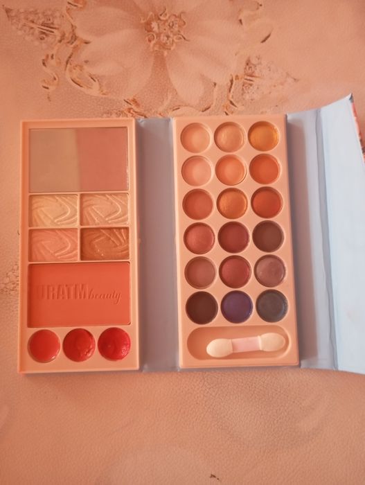 Toʻrtta funksiyali makiyaj paleti