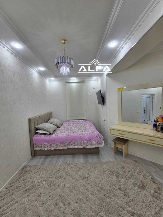 Buxoroda xonadon uy kvartira sotiladi 2 xonali 65m² 4-qavat.