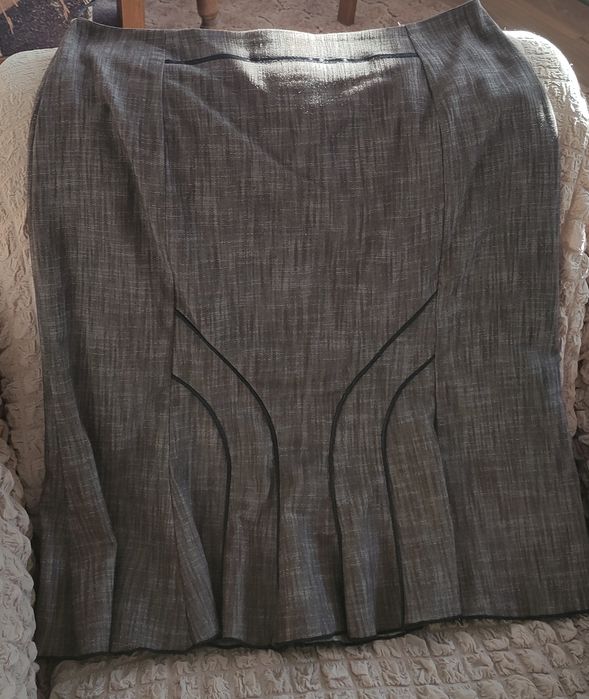 Елегантен дамски костюм