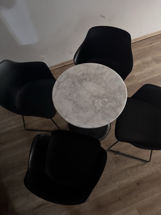 10 броя маси 50 броя столове