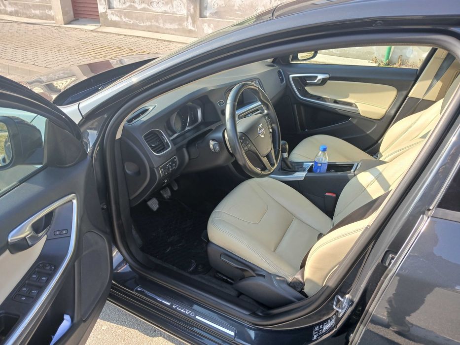 Vand Volvo S60 sedan