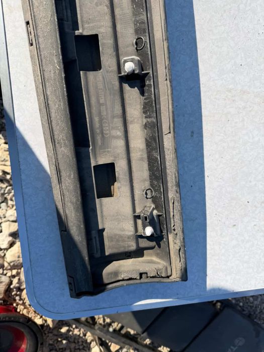 Декоративна лайсна за Audi Q3 2012