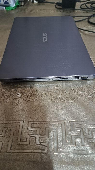 ASUS kompyuteri Office dasturlari bilan