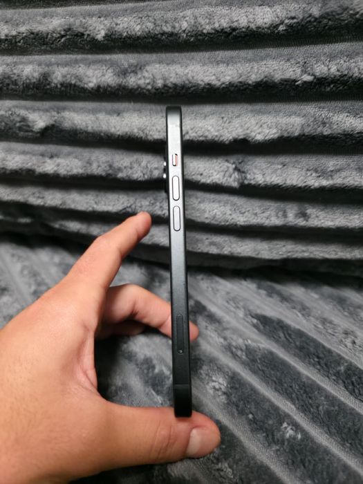 Vand Iphone 15 128GB pret 2500 negociabil