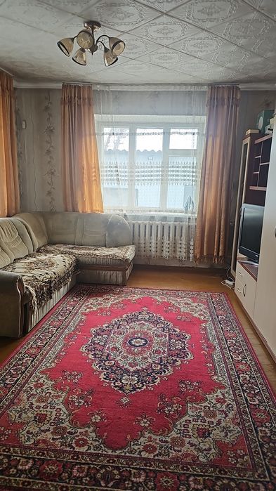 Продам отдельный дом, кирпичный. В городе