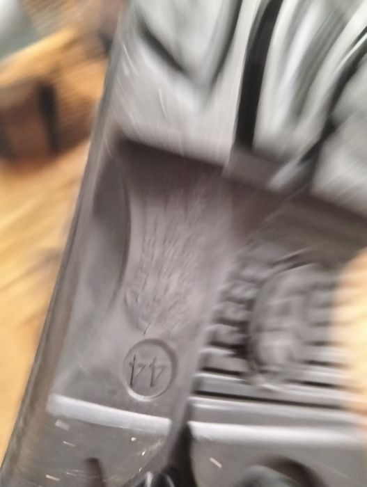 Продам ботинки спецобувь