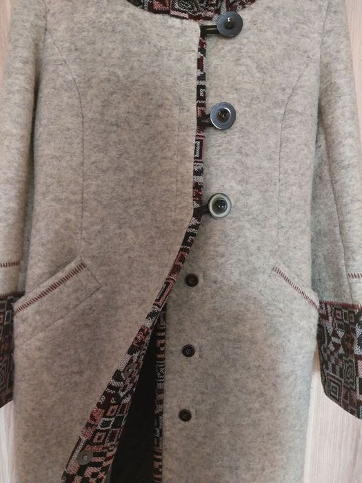 Продам женское пальто