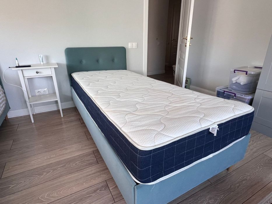 Продам кровать и матрас  90/200