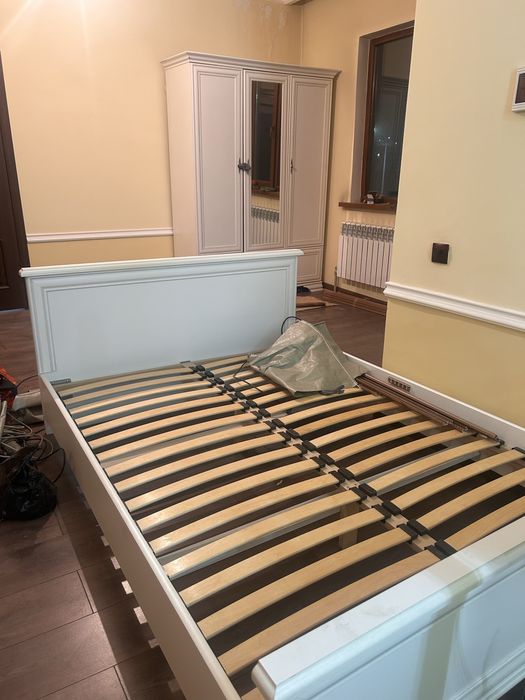 Продам спальный гарнитур