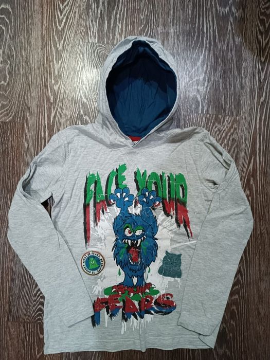 Продам куртку на мальчика 8-9 лет 5000 т