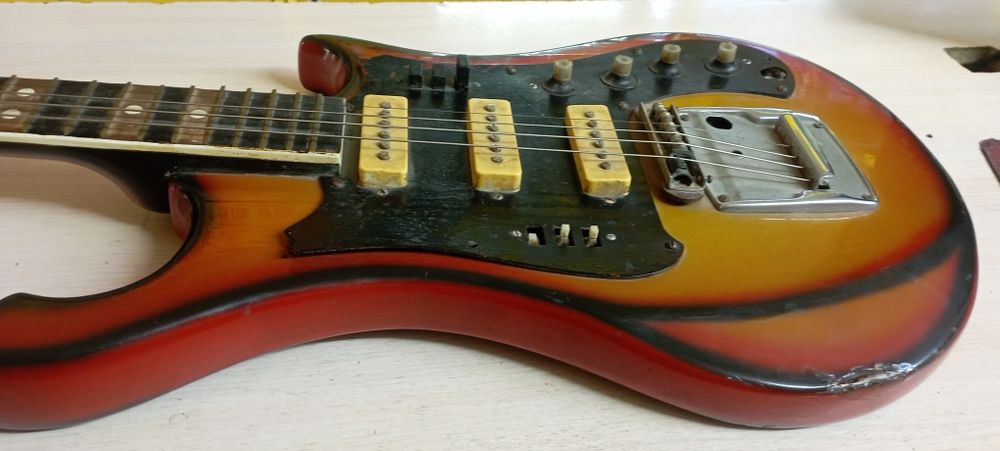 Электрогитара  Урал-650