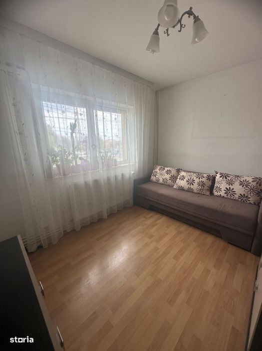 Apartament cu balcon și aer condiționat, 4 camere