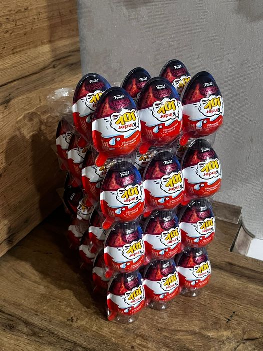 Продам kinder joy stranger things