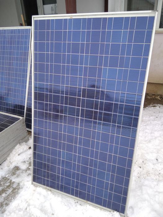 Sistem solar fotovoltaic cu 8 panouri