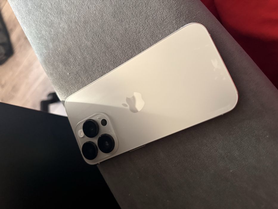 Продается iPhone 15 Pro 256 GB