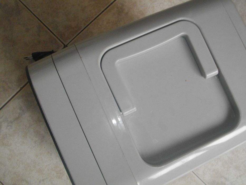 Нов Мини Хладилник-12V/220V-Изстудяване/Затопляне-За Дома/Кола