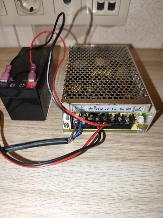 Захранване (Оригинално)Mean Well AD-55A 13.8V  / 3.5A