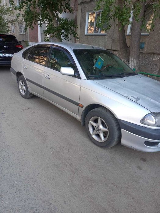 Продам а/м Тойота Авенси