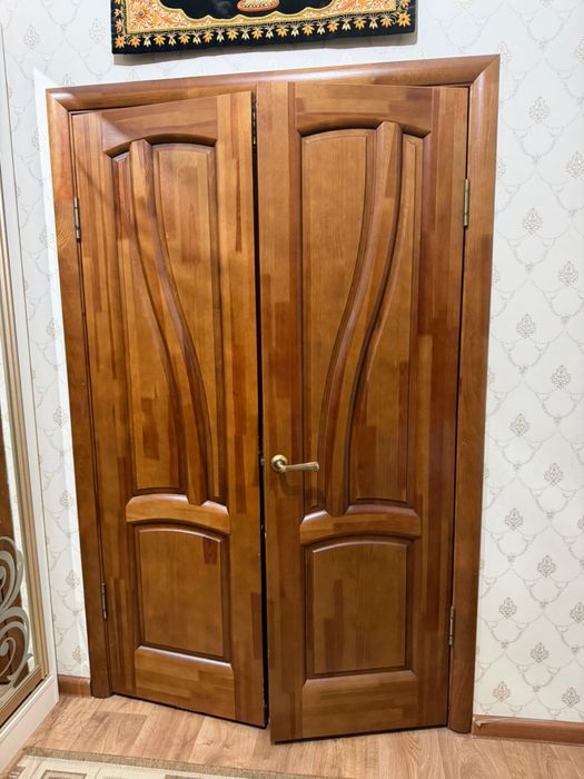 Двери из натурального дерева