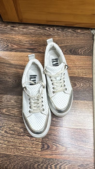 Продам кроссы осень