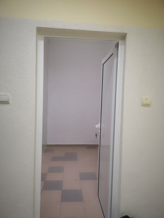 Дава се под наем Офис в Хасково, Център - 72 кв.м за 331.5 € - Снимка #8