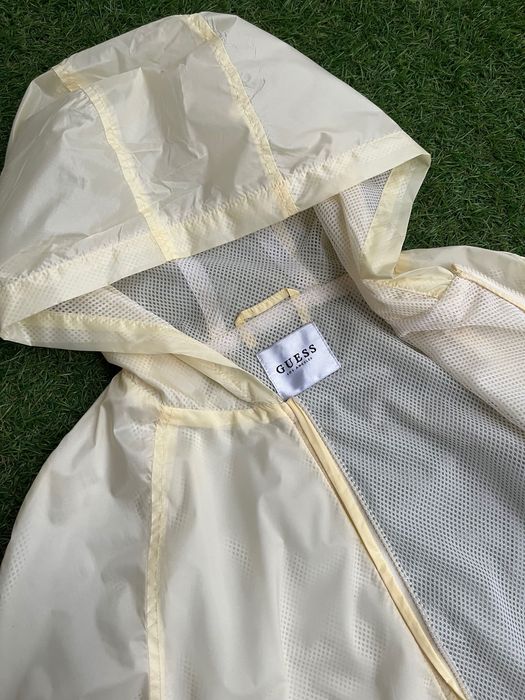 Дамско горнище / ветровка : GUESS S