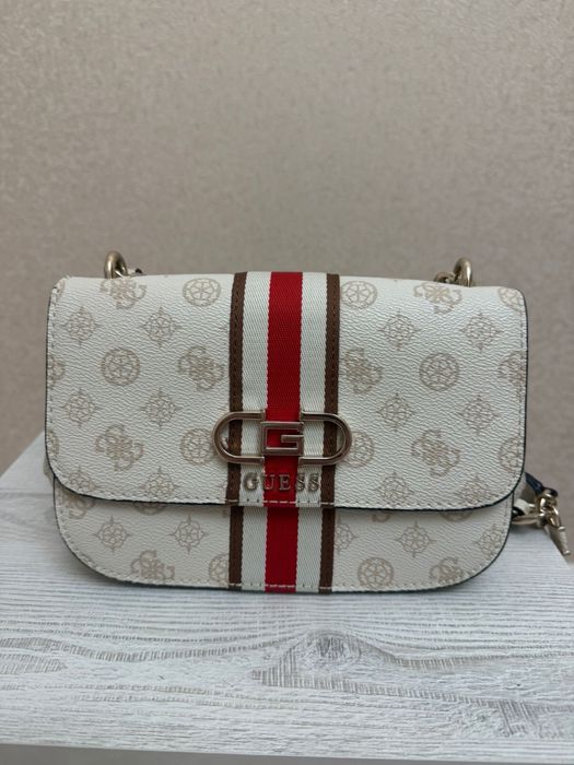 Продам женскую сумку guess оригинал
