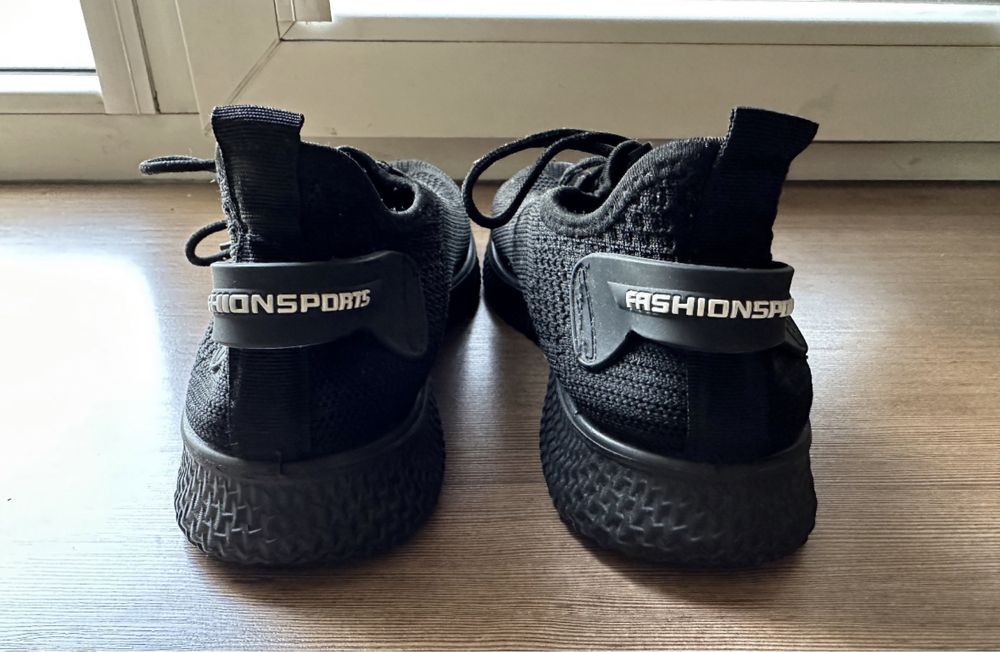 Кроссовки подростковые