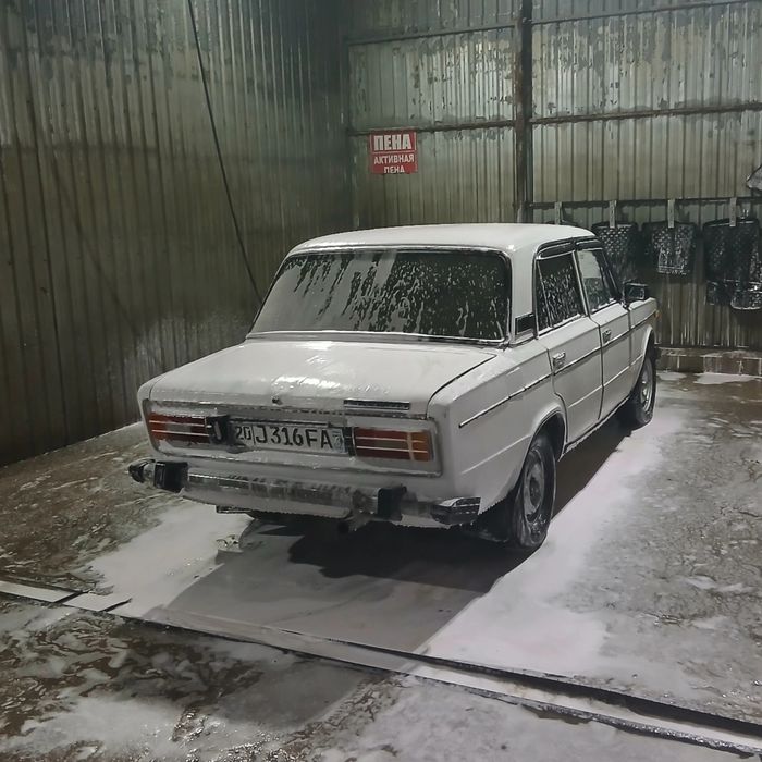 Srochna sotiladi 2106 lada