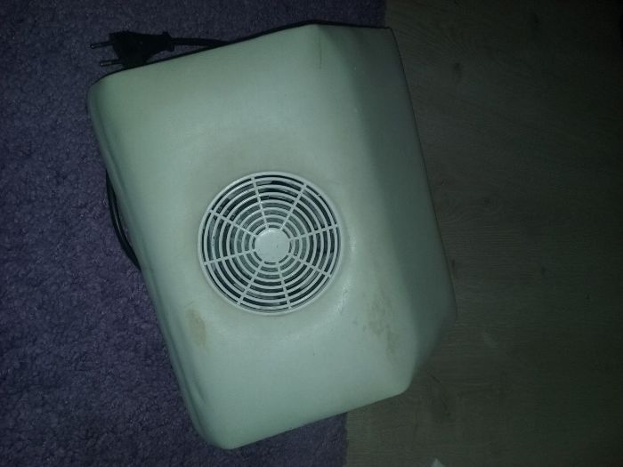 Aspirator pentru manichiura (Made in Italy) + 8 saci rezerva