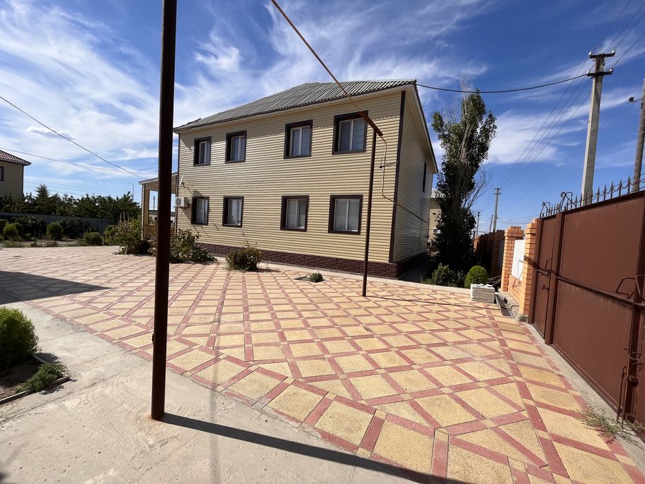 Продаётся частный 2-этажный дом