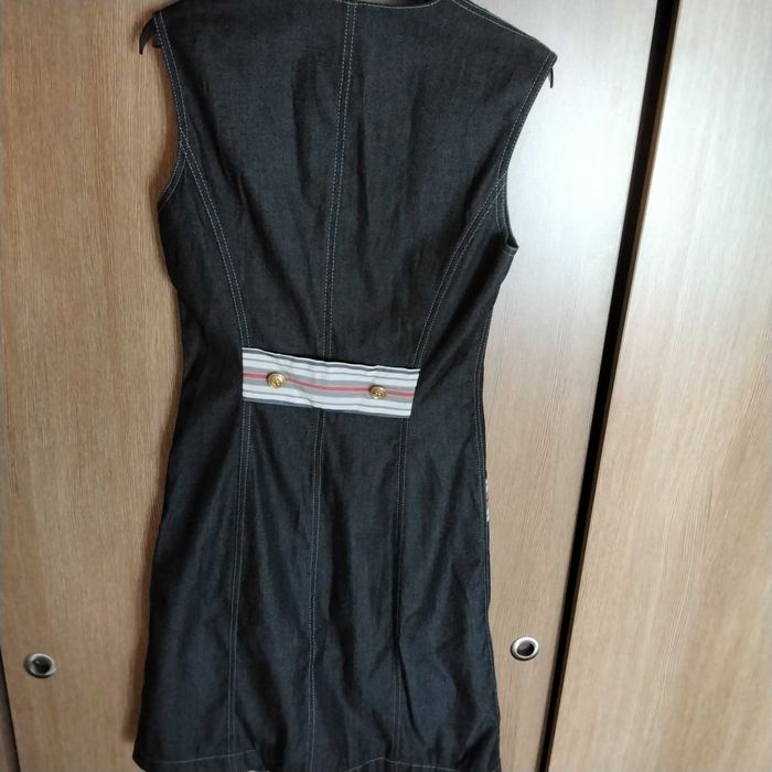 Продавам дънкова рокля номер 38.