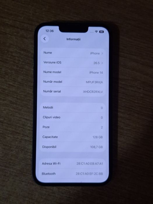 IPhone 14 Sticla Fisurata în colțul din dreapta sus