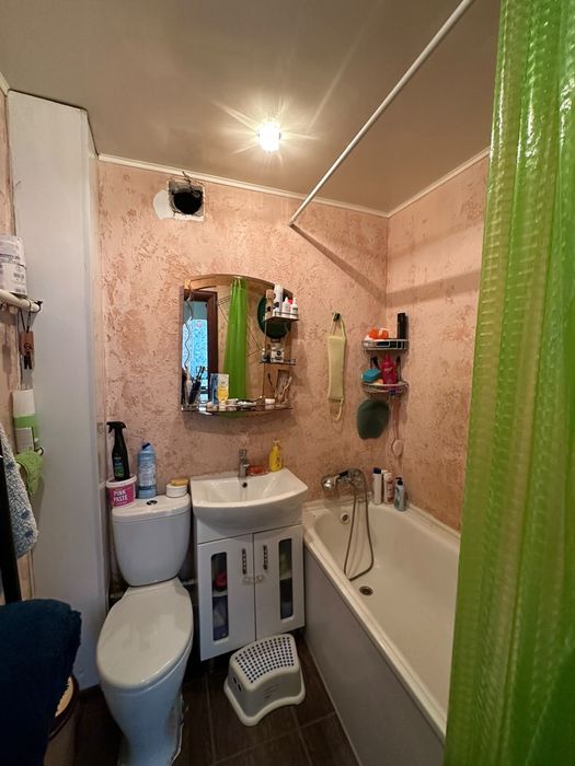 Продам 1 комнатную , рабочий