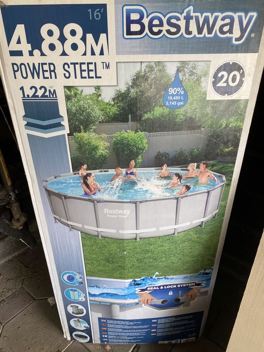 Каркасный бассейн с лестницей