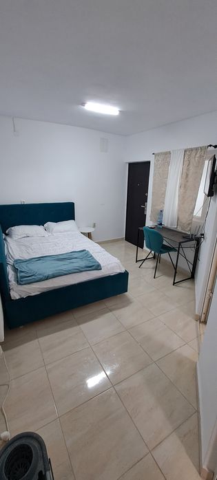 Camera de inchiriat  cu luna