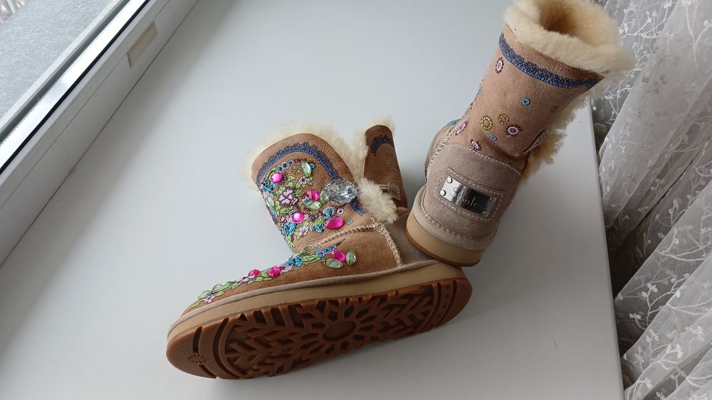 Продам 36 размер в размер б/у., импорт бренд - 6000 тг