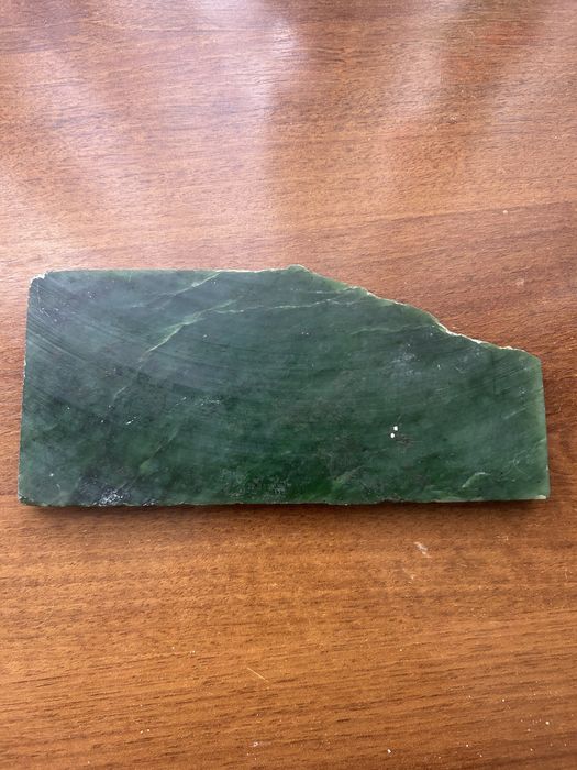 Нефрит продам 614 грамм