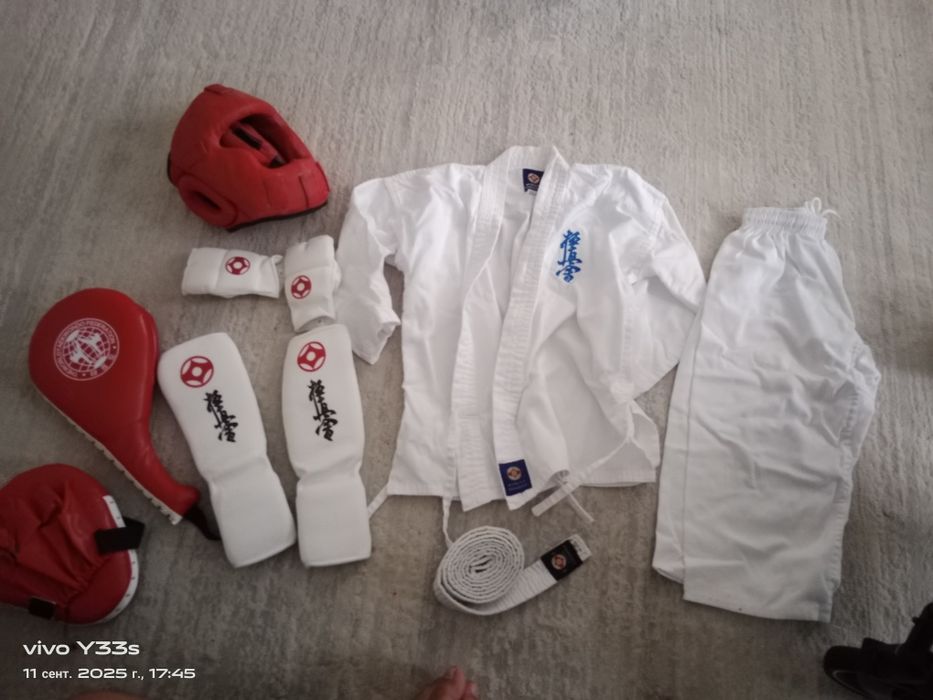 Костюм для единоборств