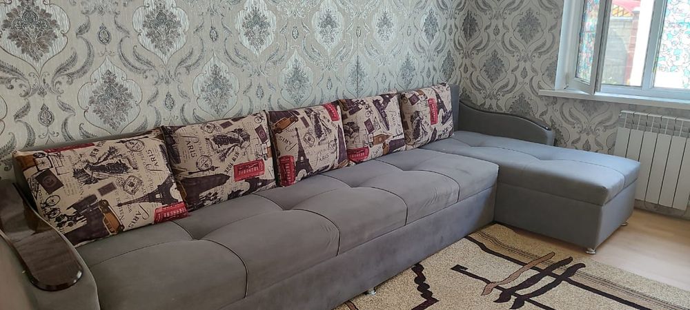 Срочно продам диван 3в1.Размер 3.30.